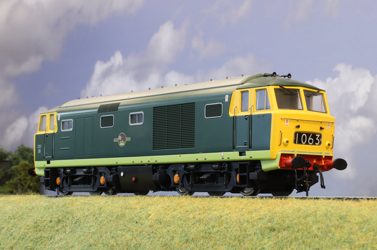 Heljan Finescale O Gauge Class 35 'Hymek' BR Green (Full Yellow Ends), Unnumbered, DCC Sound