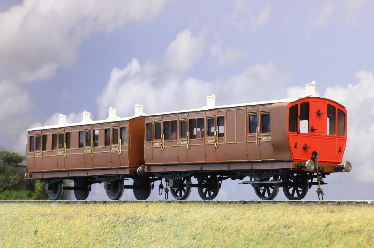 Finescale O Gauge (Kit-Built) Pair of Stroudley 4-Wheel Coaches (Brass Construction)