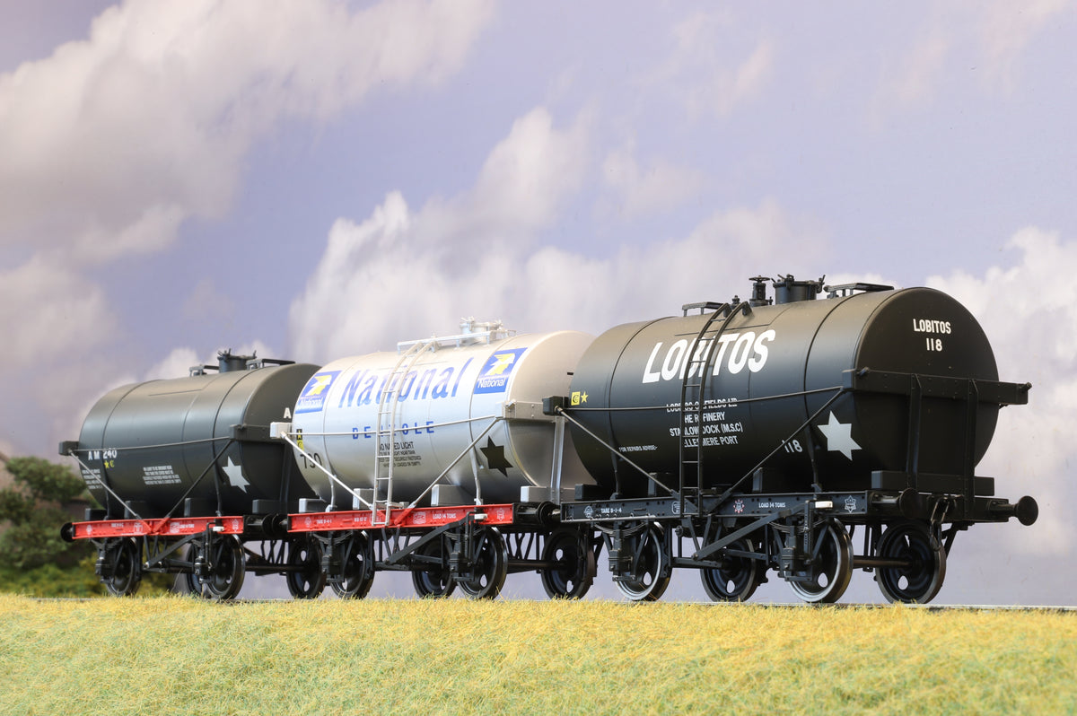 Dapol Finescale O Gauge Rake of 3 Tanker Wagons