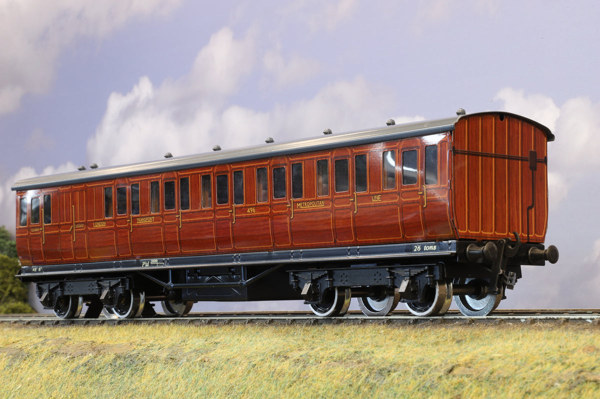 Darstaed Coarse Scale O Gauge London Transport Brake Non-Corridor Coach (With Pick-Ups)