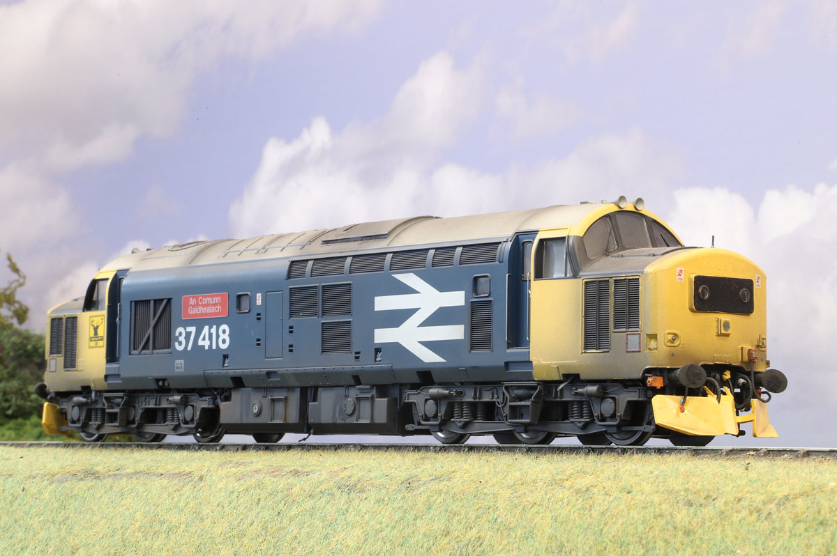 Heljan Finescale O Gauge Class 37 No. 37418 'An Comunn Gaidhealach' Large Logo Blue (Weathered)