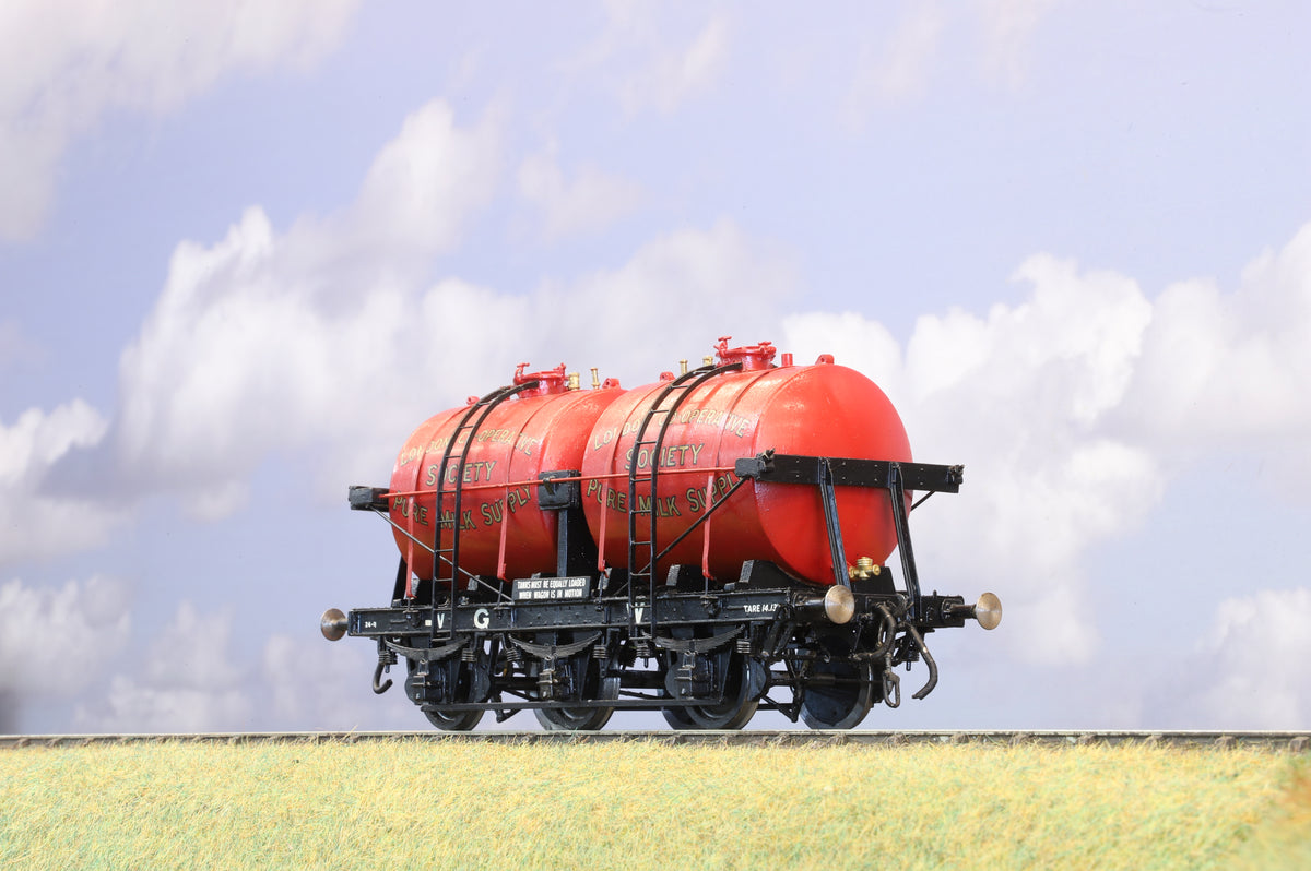 Kit-built Finescale O Gauge GWR Twin Tank Milk Wagon