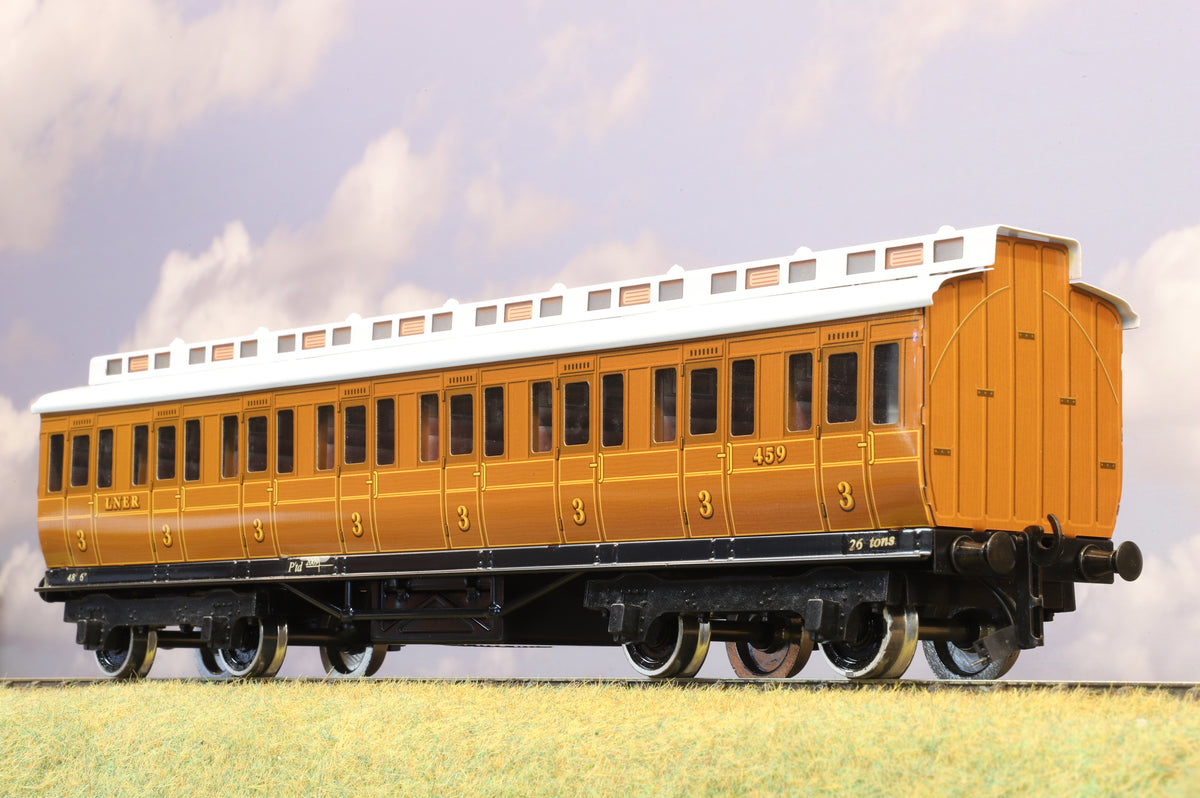 Darstaed Coarse Scale O Gauge LNER Non-Corridor Brake Third Coach (No pickups) (Copy)