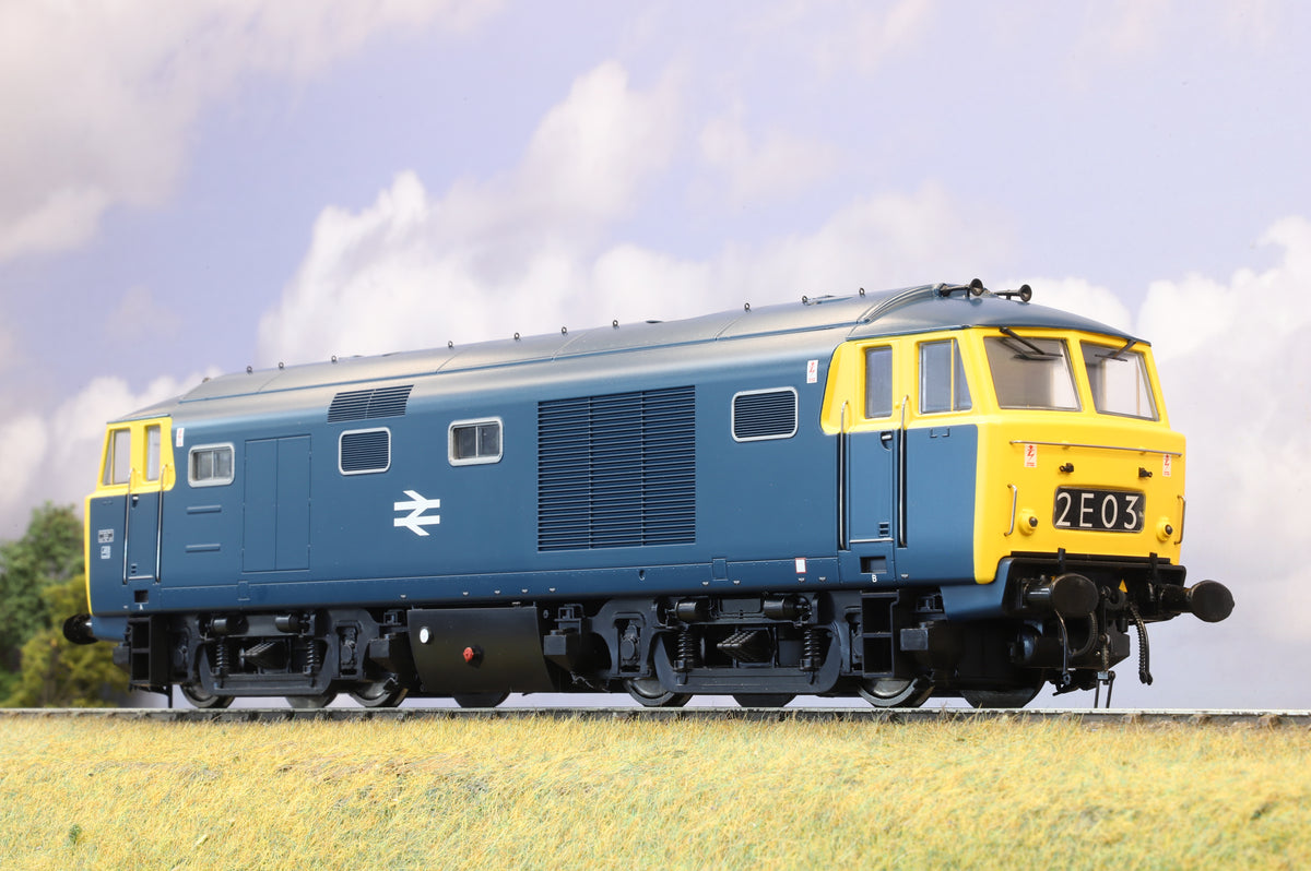 Heljan Finescale O Gauge Class 35 &#39;Hymek&#39; BR Blue with Full yellow Ends, Un-numbered