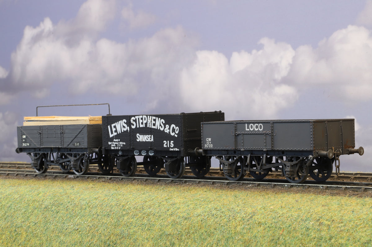 Finescale O Gauge (Kit-Built) Trio of GWR Region Wagons