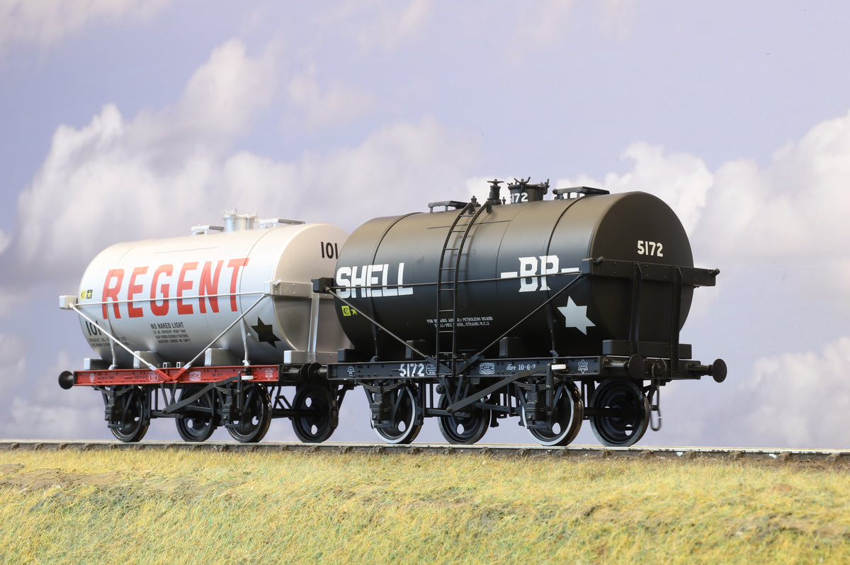 Dapol Finescale O Gauge Pair of Tanker Wagons