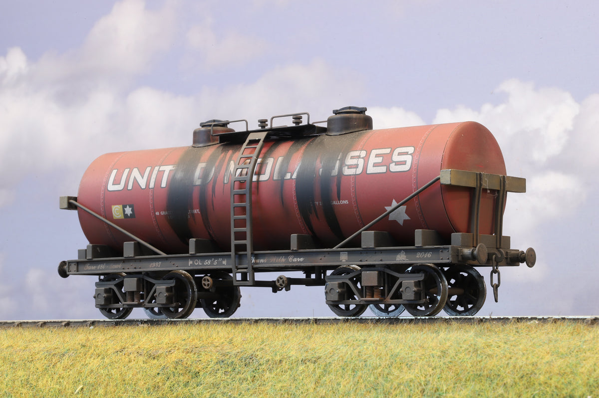 Darstaed Finescale O Gauge Bogie Tanker &#39;United Molasses&#39; (Weathered)
