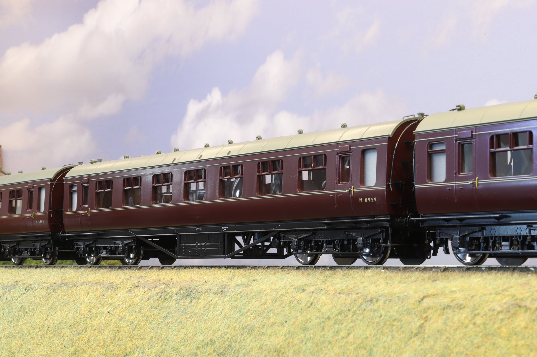 Train Rake MTH Finescale O Gauge Rake of 4 x LMS Stanier Coaches BR Lined Maroon ...