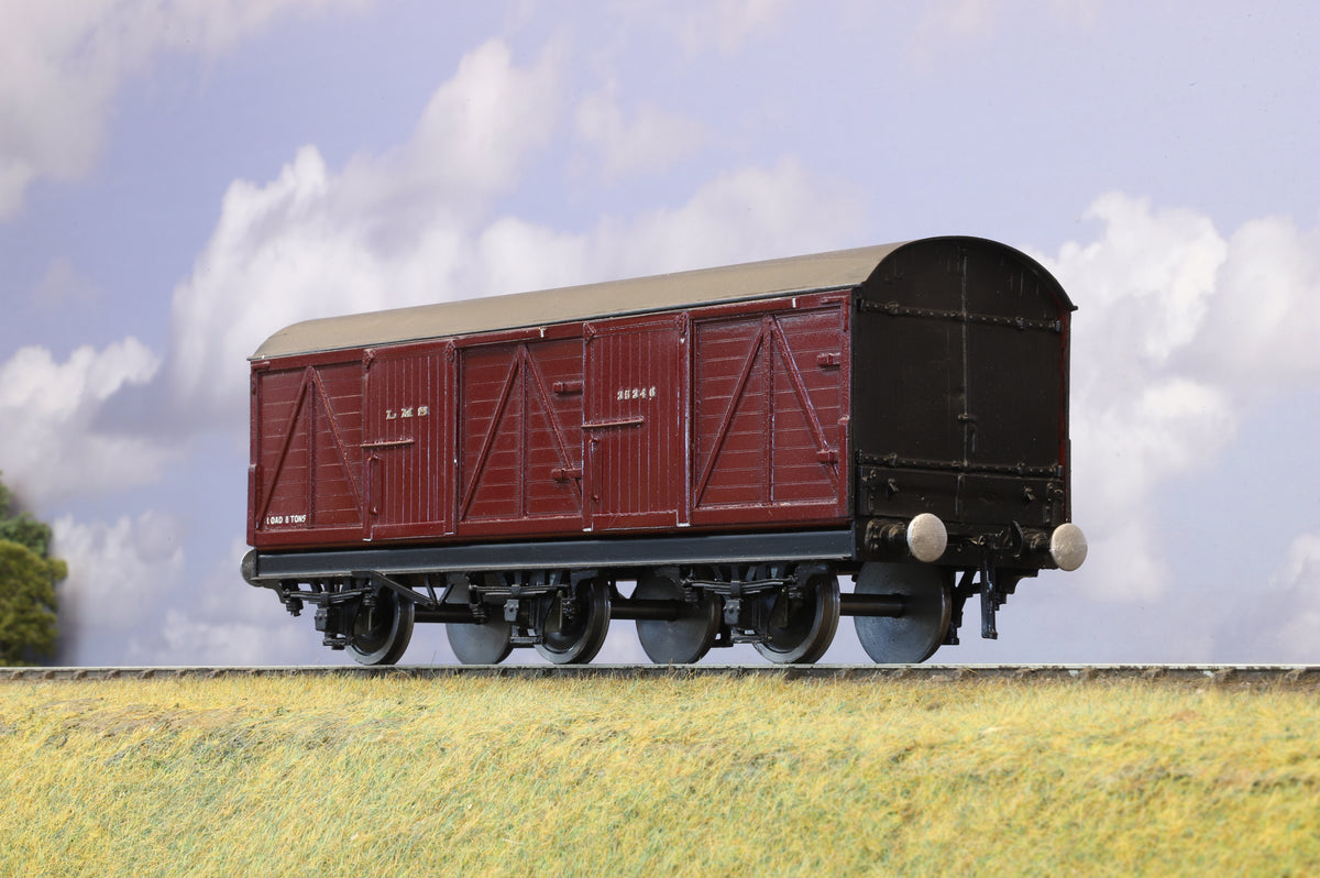 Kit-built Finescale O Gauge LMS Stanier 6 Wheel CCT Van No. 35346