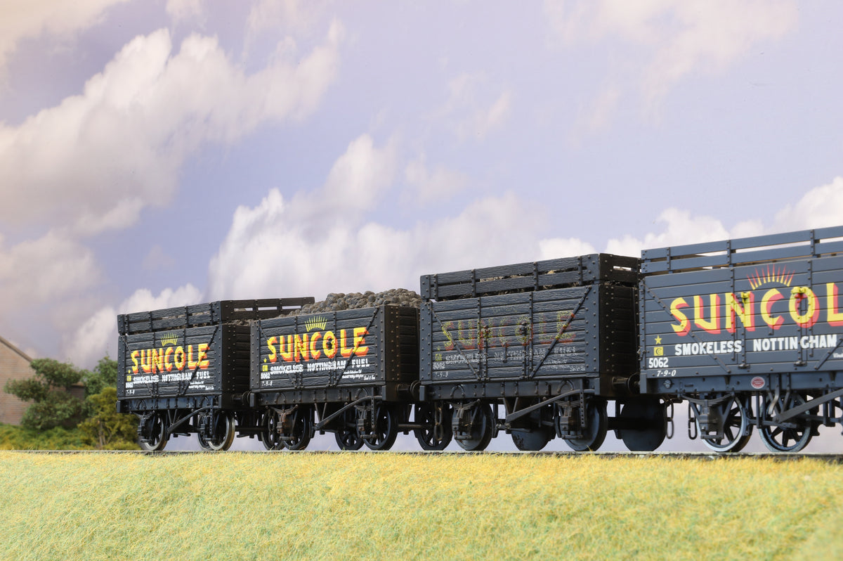 Finescale O Gauge Rake of 5 Open Wagons