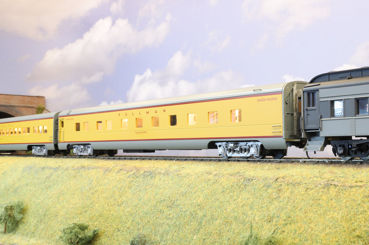 Golden Gate Depot Mixed Rake of 4 Union Pacific Pullman / Standard Passenger Cars