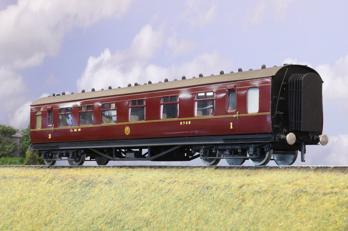 Kit-built Finescale O Gauge LMS Stanier 1st/3rd Dining Car No. 9748