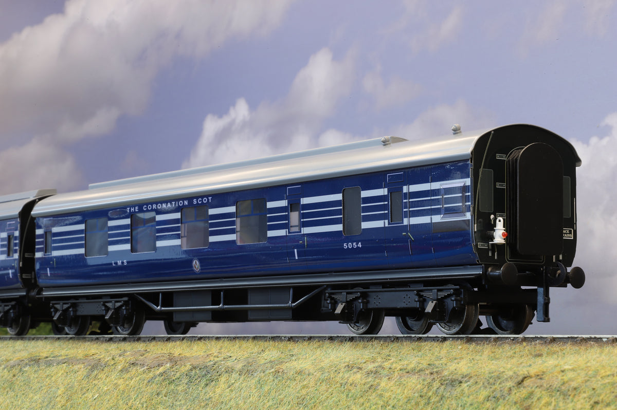 Ace Trains Coarse Scale O Gauge Rake of 9 x LMS 'Coronation' Coaches