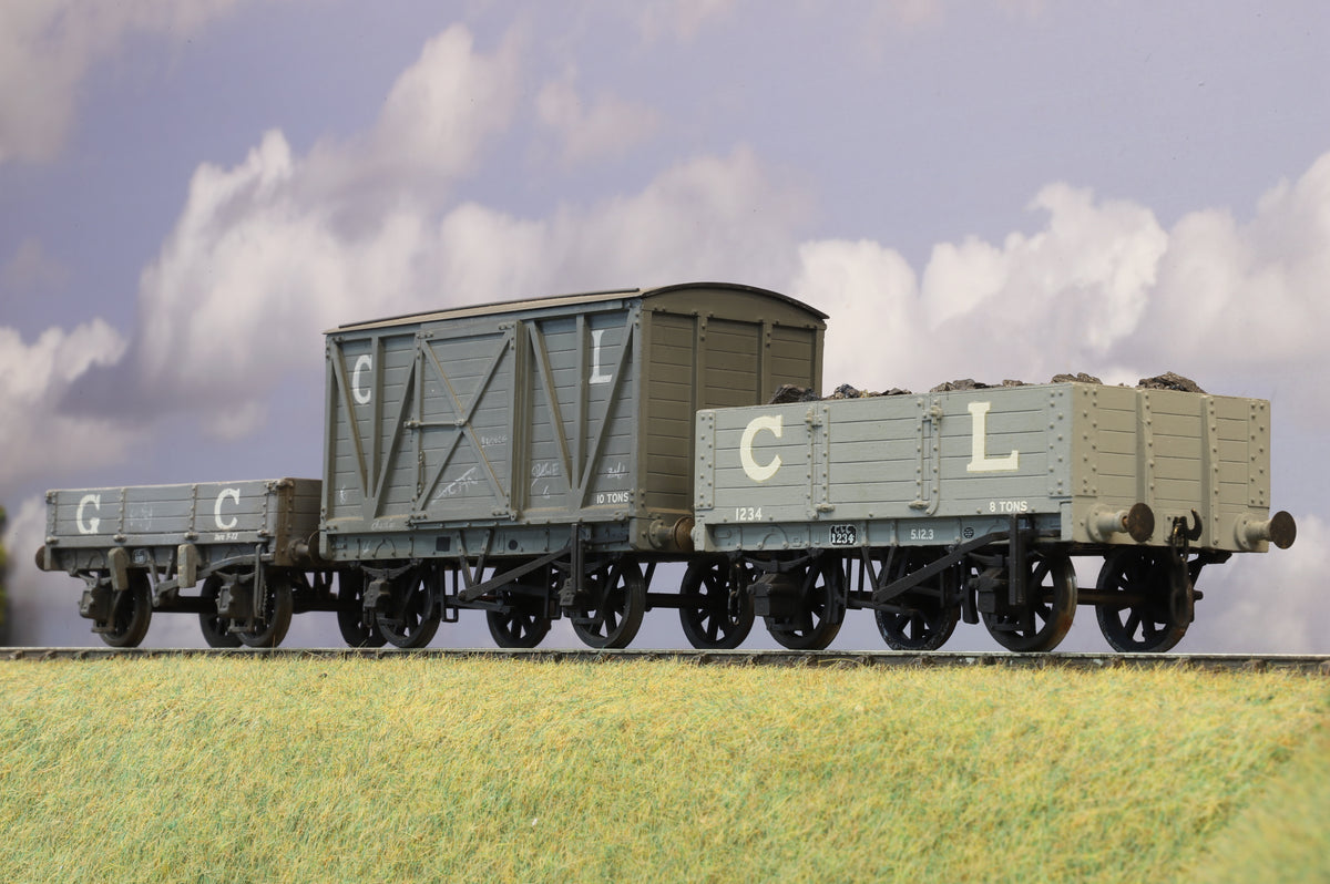 Kit-built Finescale O Gauge Rake of Three GCR/CL Wagons/Vans, Weathered