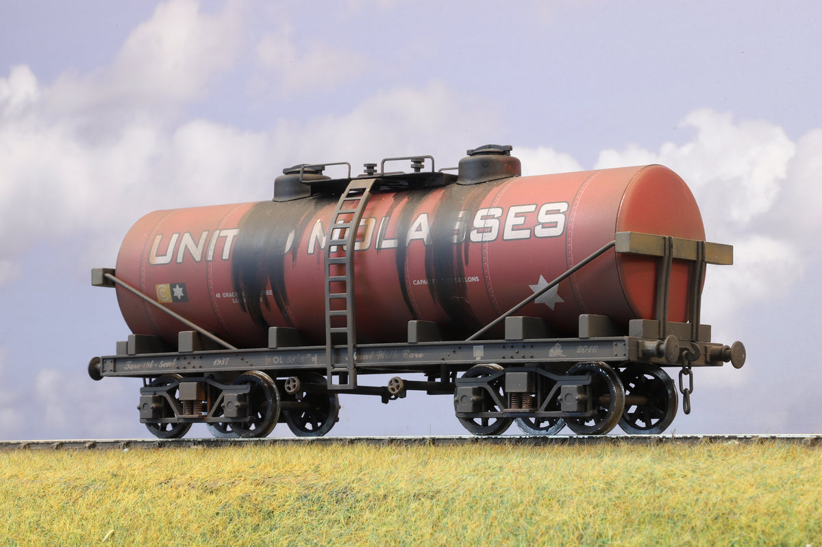 Darstaed Finescale O Gauge Bogie Tanker &#39;United Molasses&#39; (Weathered)
