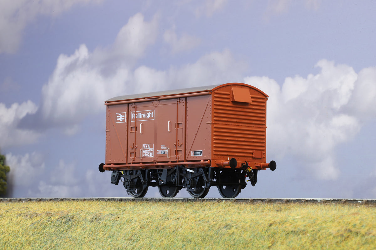 Dapol Finescale O Gauge VEA 12Ton Goods Van Freight Brown