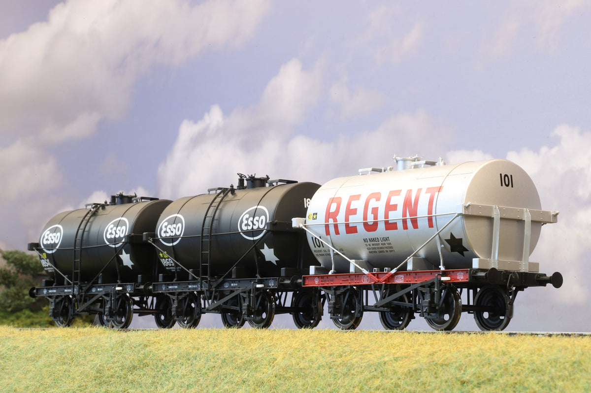 Dapol Finescale O Gauge Rake of 3 Tanker Wagons
