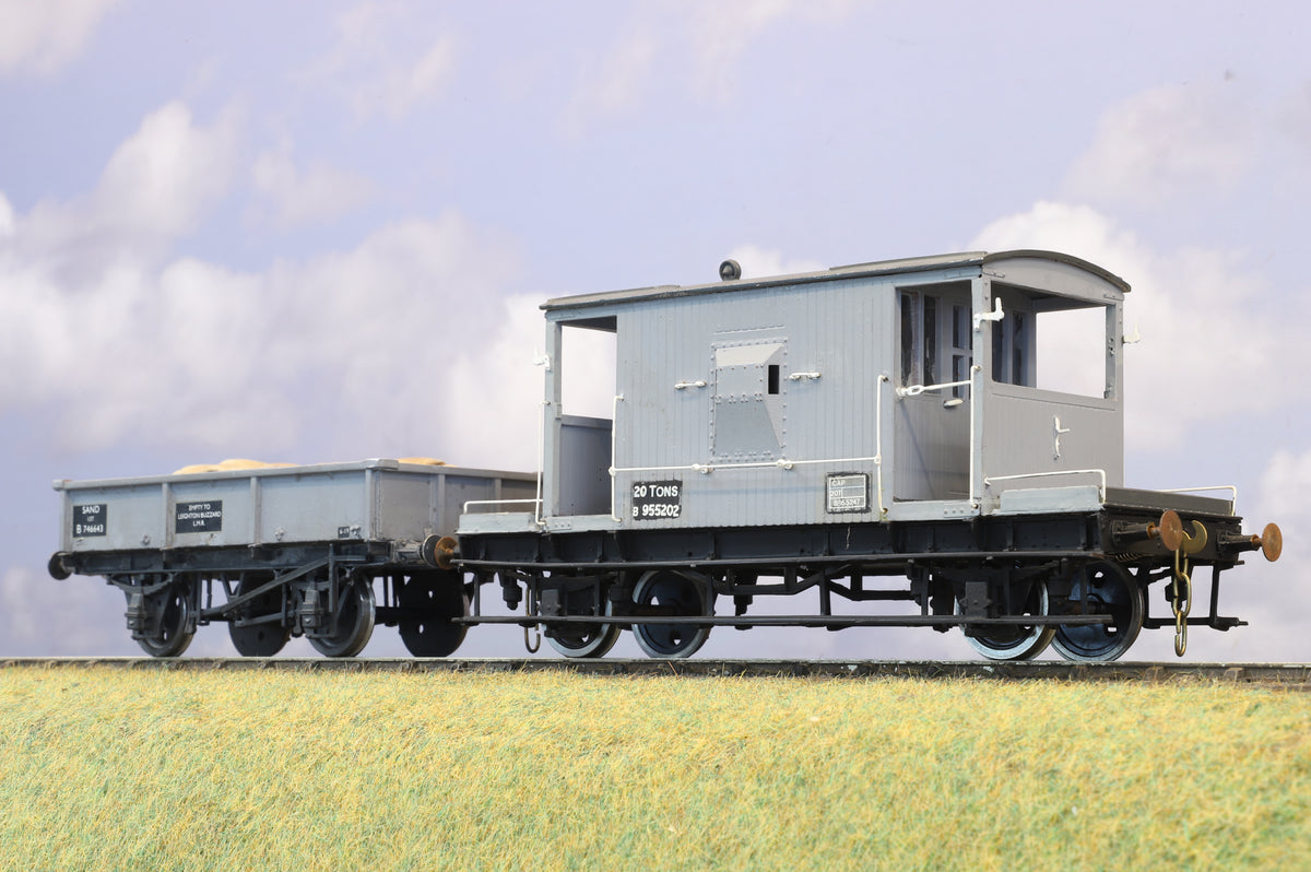 Finescale O Gauge Kit-built 20Ton Standard Brake Van & 13Ton Sand Wagon