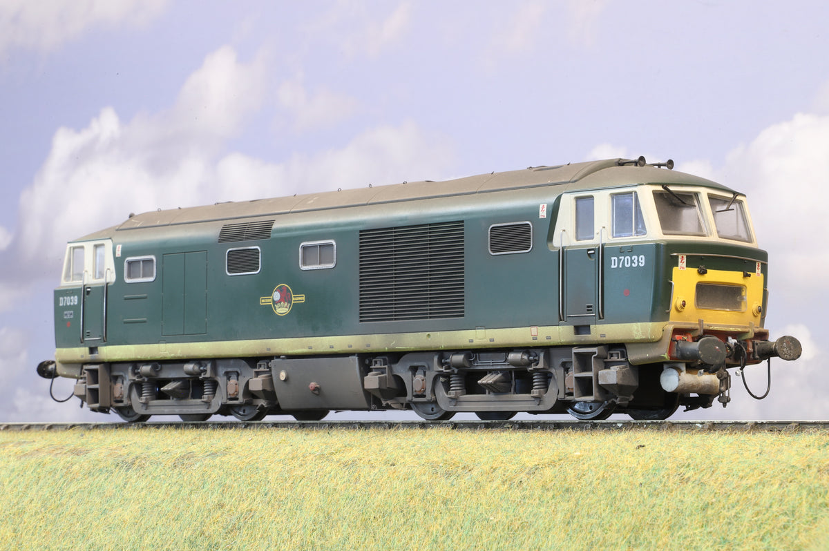 Heljan Finescale O Gauge Class 35 Hymek No. D7039, BR Green (SYP), Weathered