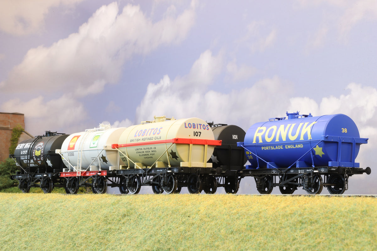 Dapol Finescale O Gauge Rake of 5 x 14T Tank Wagons