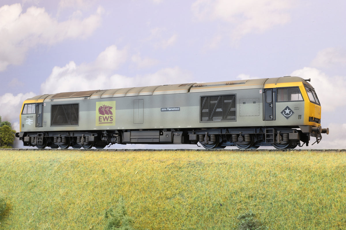 Heljan Finescale O Gauge 6000 Class 60 EWS/Railfreight Triple Grey &#39;60028&#39;, Pro Weathered