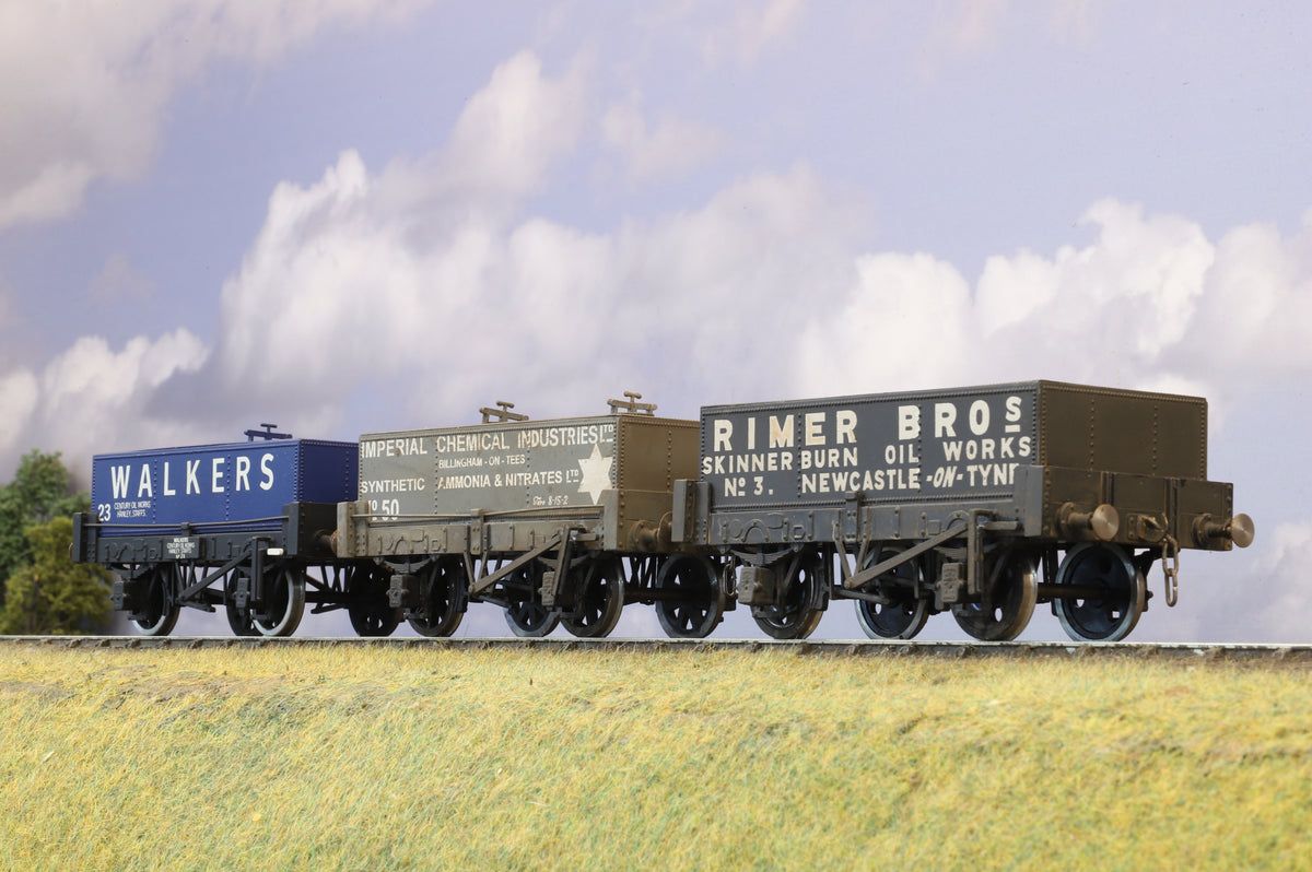 Slater&#39;s Finescale O Gauge (Kit-Built) Rake Of Three Rectangular Tank Wagons