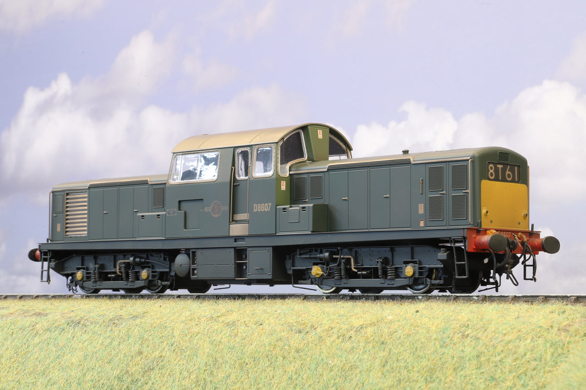 Heljan Finescale O Gauge Class 17 'Clayton' No.D8607, BR Green SYP, Weathered
