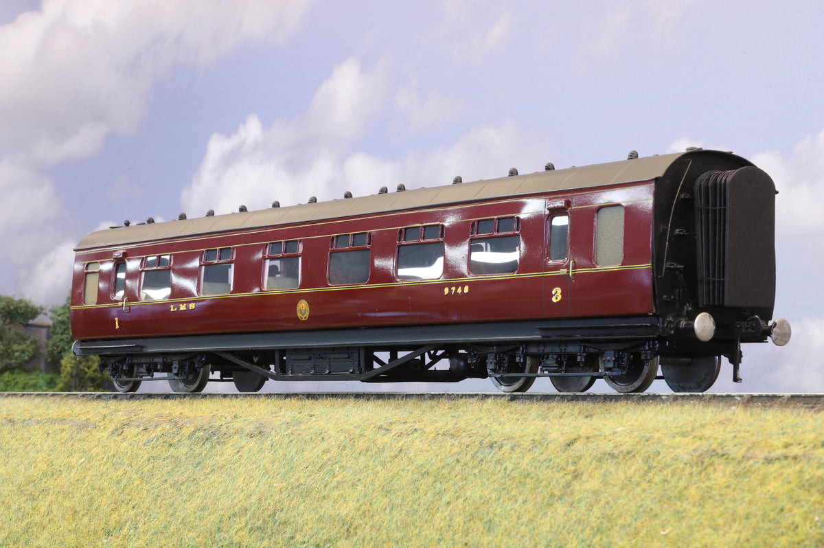 Kit-built Finescale O Gauge LMS Stanier 1st/3rd Dining Car No. 9748