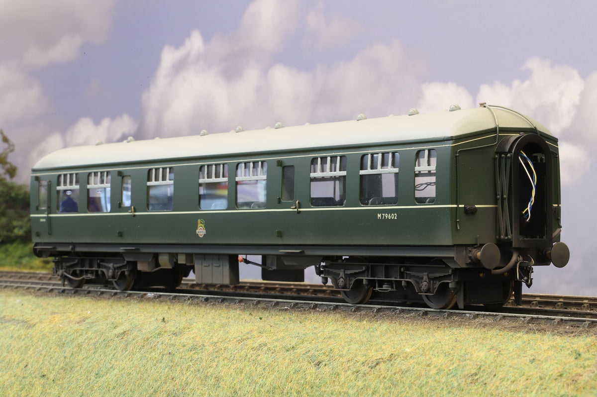 Sancheng/Bachmann Brass Finescale O Gauge Derby Lightweight 2-Car DMU BR Green, DCC Sound & Weathered