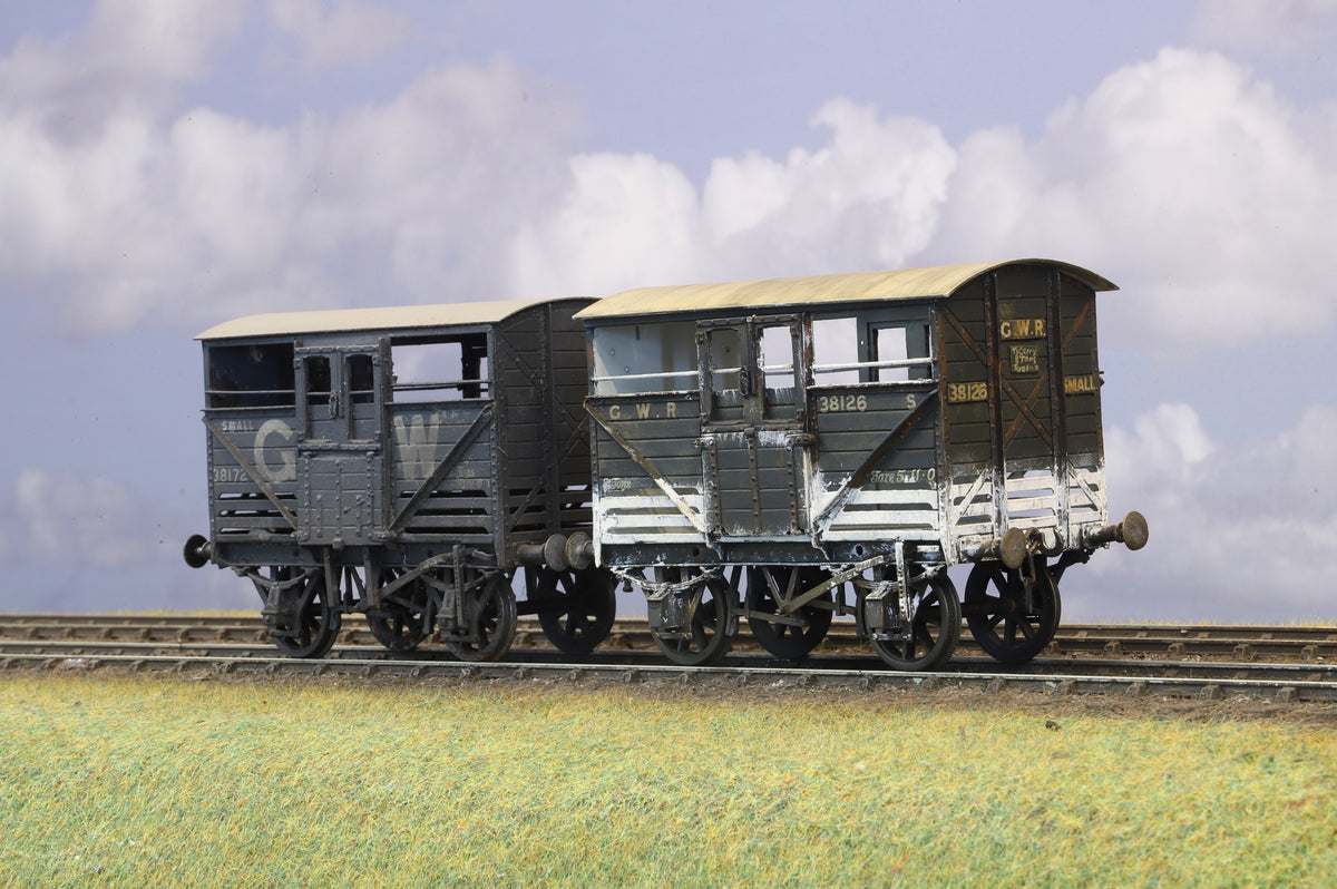 Finescale O Gauge (Kit-Built) Pair of GWR Small Cattle Wagons Weathered (Brass Construction)