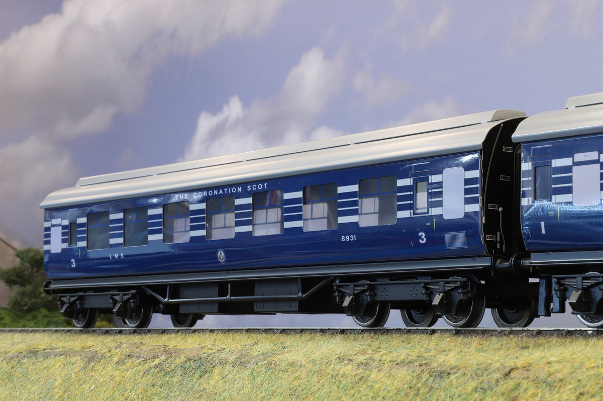 Ace Trains Coarse Scale O Gauge Rake of 9 x LMS 'Coronation' Coaches