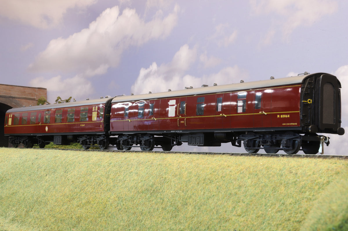 Aquitrain Finescale O Gauge Pair of BR Mk1 Coaches, BR Maroon