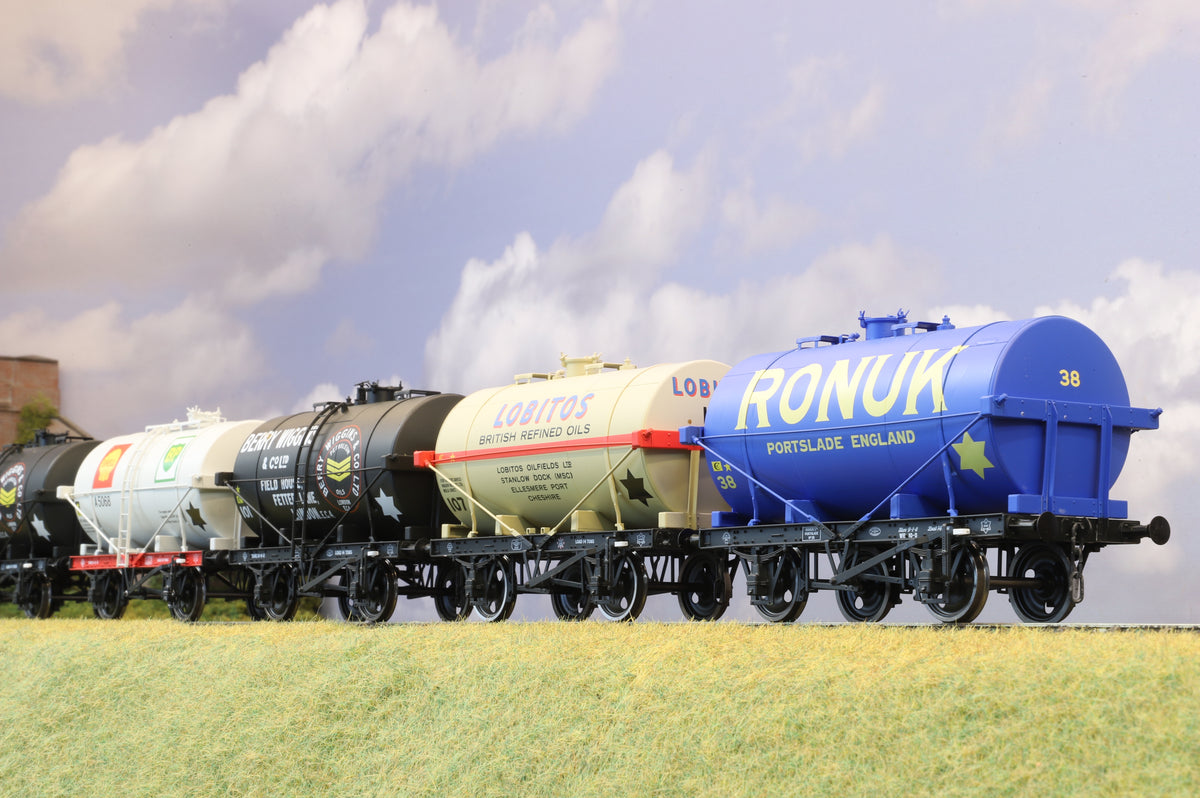 Dapol Finescale O Gauge Rake of 5 x 14T Tank Wagons