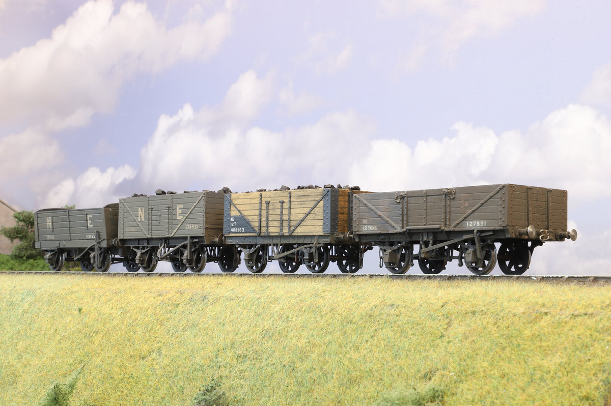 Kit Built Finescale O Gauge Rake of Four North Eastern Wagons