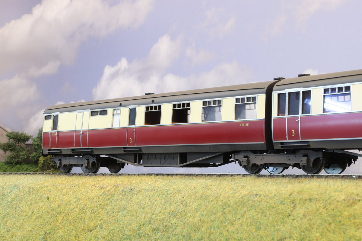 Golden Age Models Finescale O Gauge &#39;West Riding Limited&#39; 8-Car Articulated Set