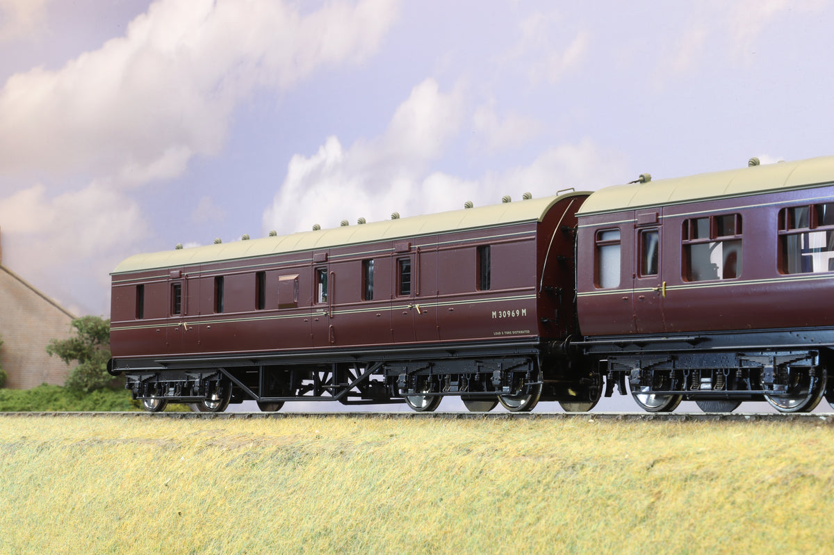 MTH Finescale O Gauge Rake of 4 x LMS Stanier Coaches BR Lined Maroon
