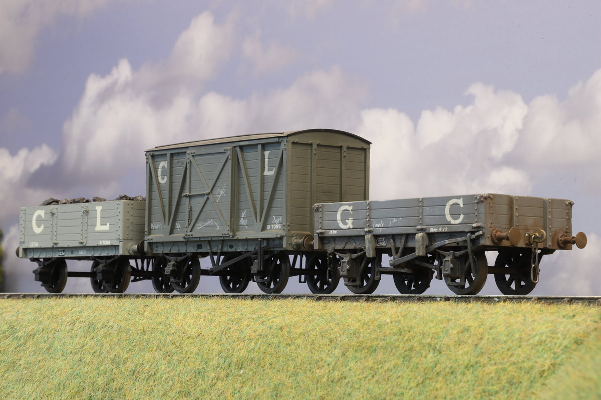 Kit-built Finescale O Gauge Rake of Three GCR/CL Wagons/Vans, Weathered