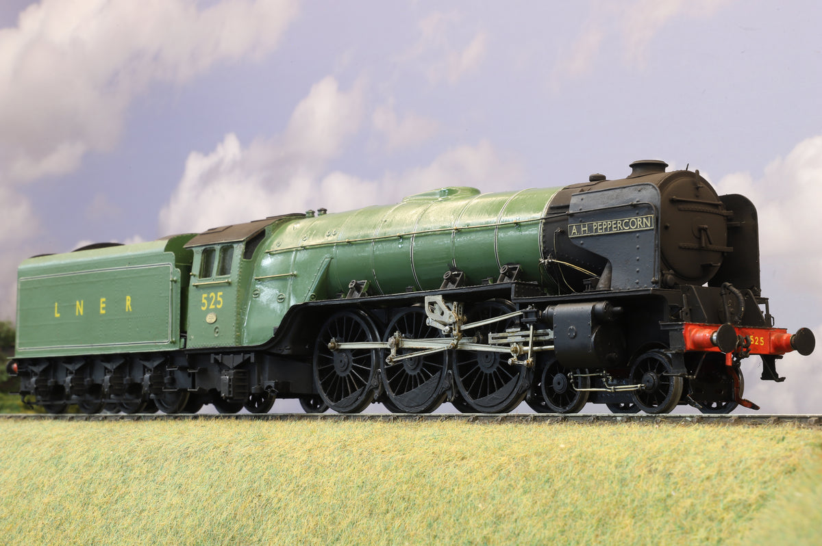 DJH (Kit-Built) Finescale O Gauge LNER Class A2 No. 525 'A. H. Peppercorn' LNER Apple Green
