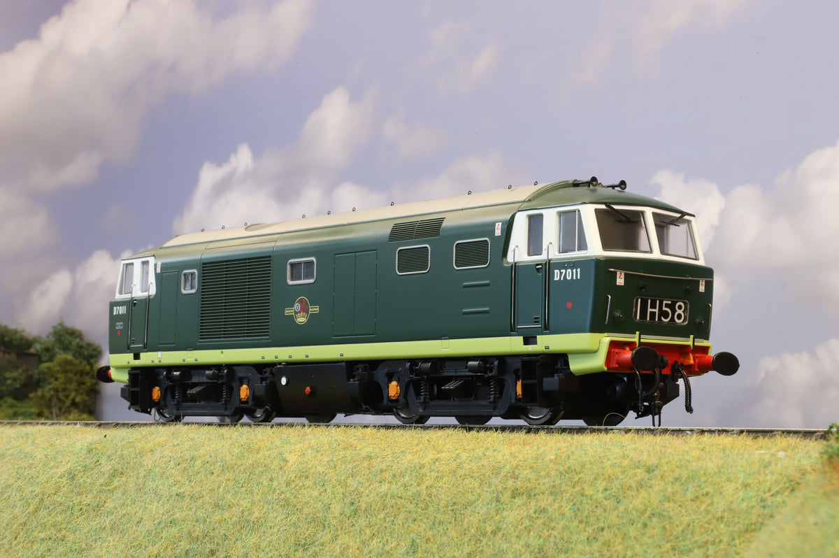 Heljan Finescale O Gauge Class 35 'Hymek' D7011, BR Green
