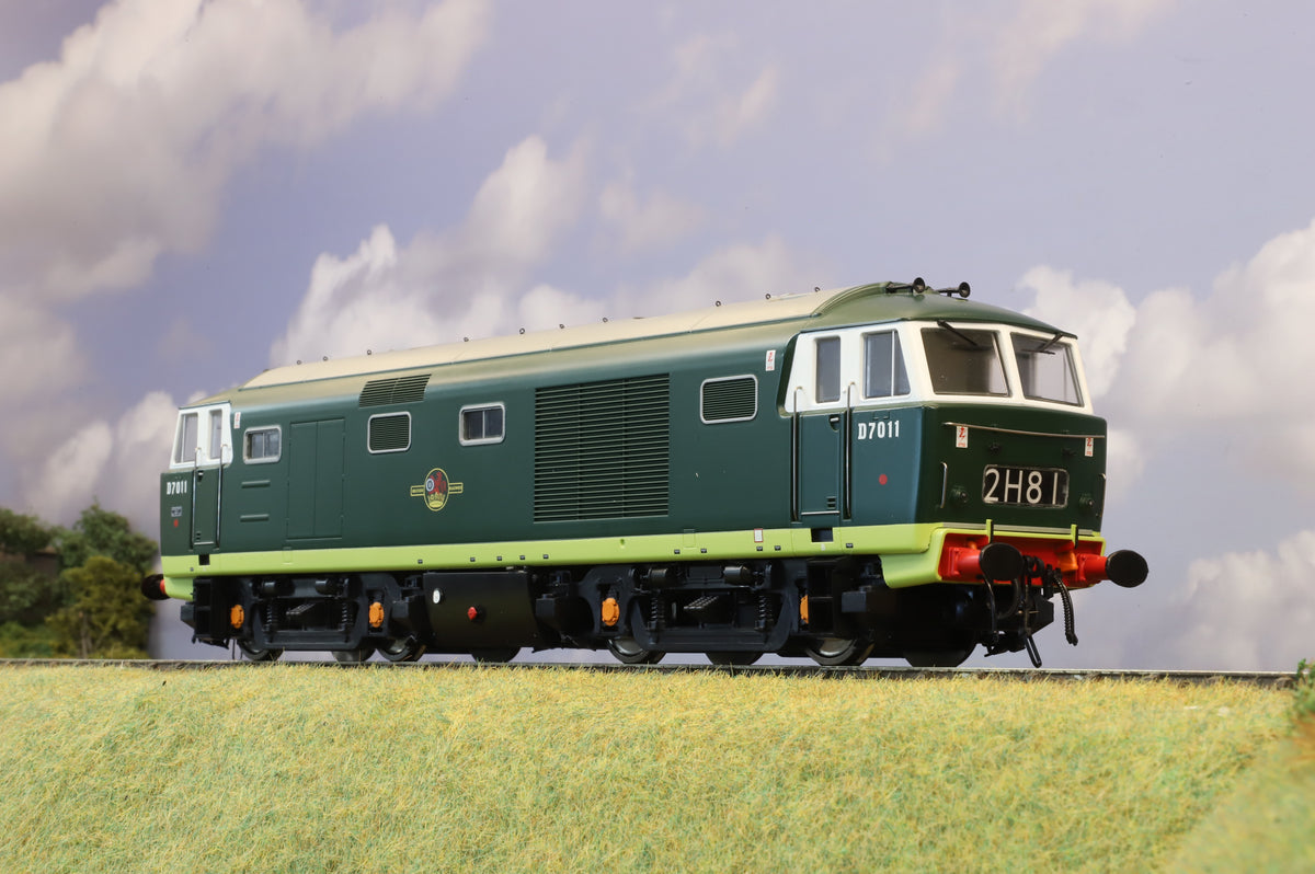 Heljan Finescale O Gauge Class 35 'Hymek' D7011, BR Green