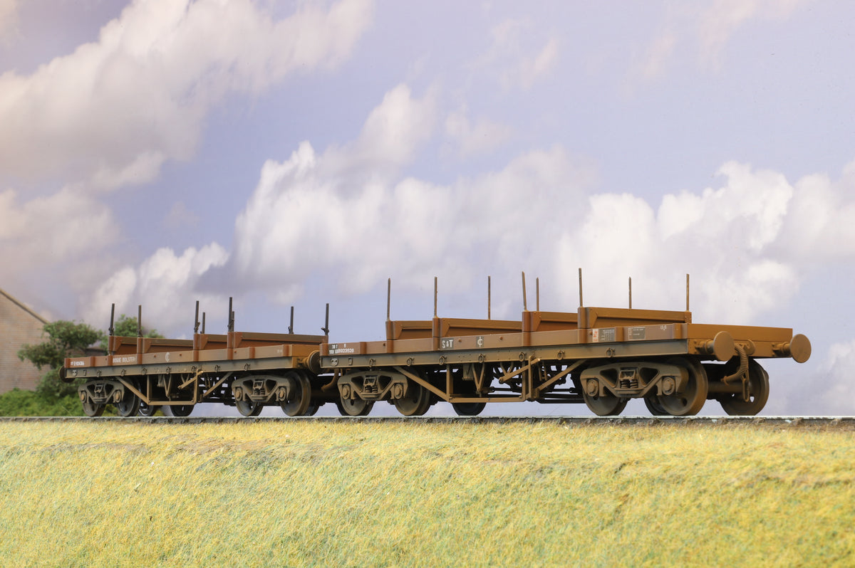 Dapol Finescale O Gauge Rake of 2 Bogie Bolster Wagons (Bauxite) Weathered