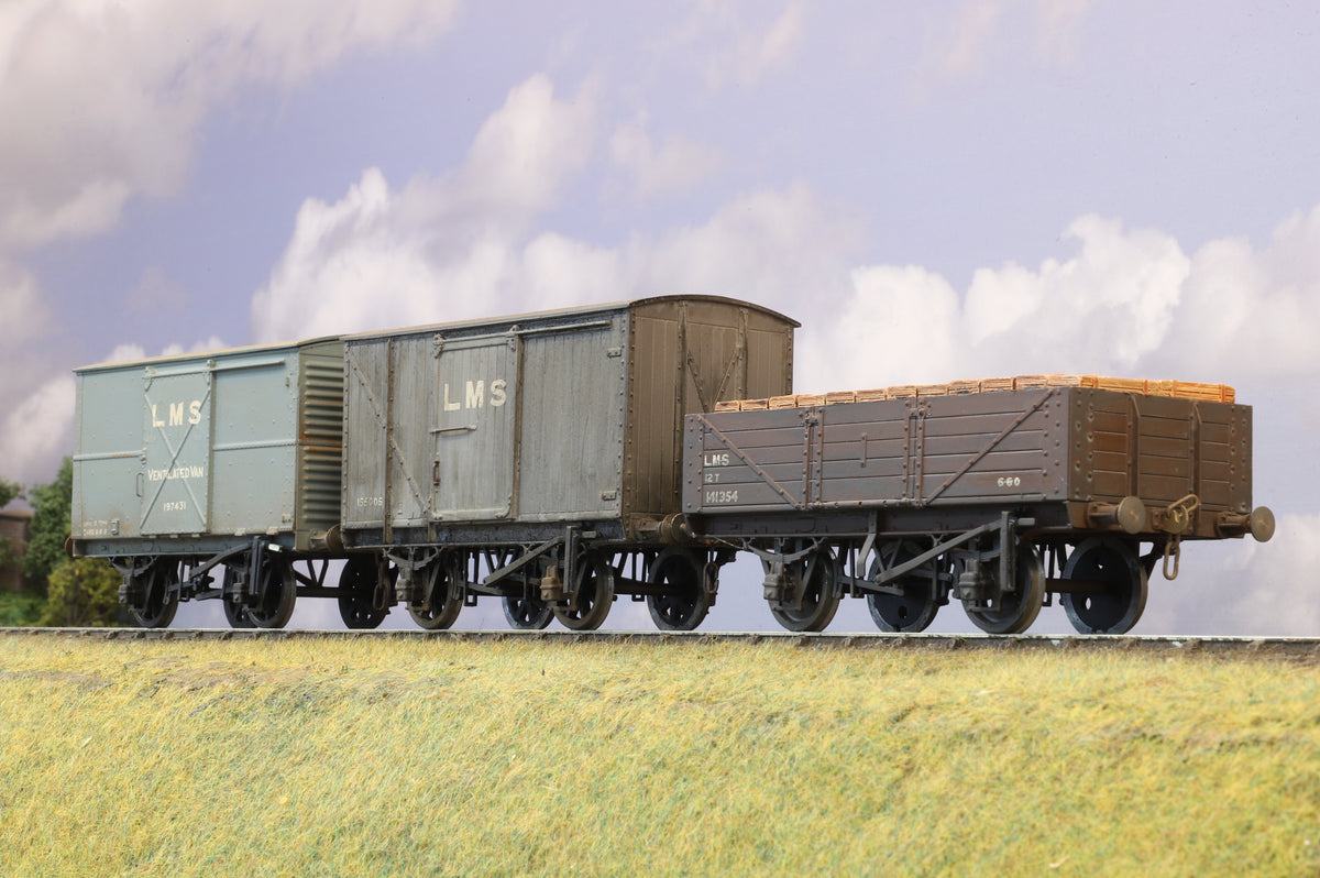 Parkside Finescale O Gauge (Kit-Built) Rake Of 3 LMS Wagons, Weathered