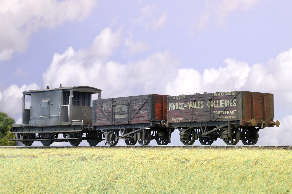 Finescale O Gauge (Kit-Built) Pair of Coal Wagons with Brake Van
