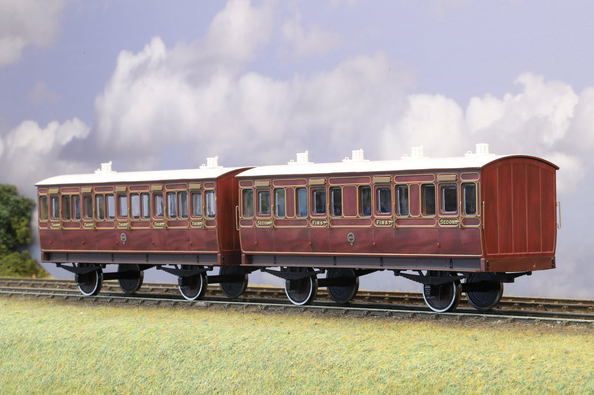 Pair of Dapol Finescale O Gauge Stroudley 4-Wheel Suburban Oil Lit Coach's No. 861 & No. 404 Mahogany (no Lights)