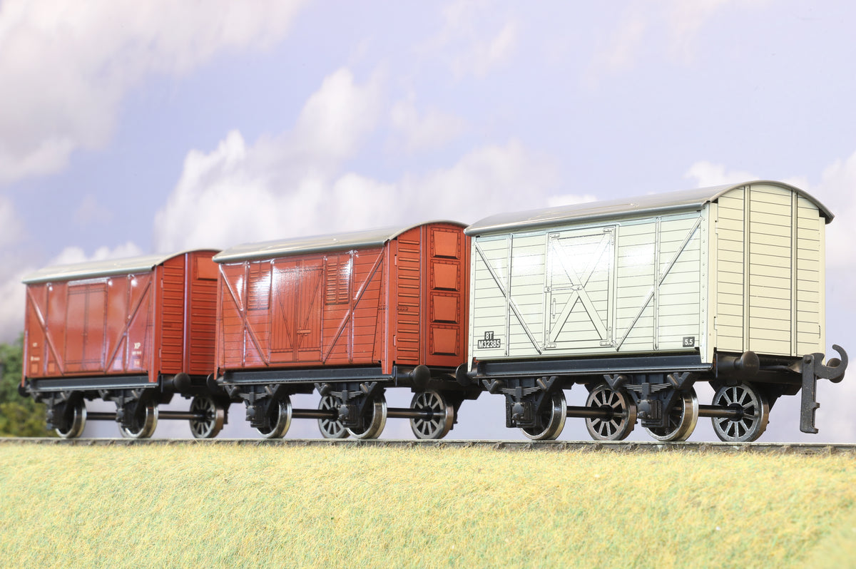 Bassett-Lowke Coarse Scale O Gauge BR Set of 3 12 Ton Ventilated Goods Vans (2/3 Rail)