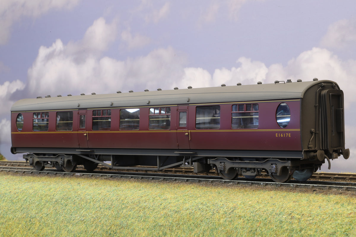Golden Age Models Finescale O Gauge Peppercorn Class A2 No. 60528 'Tudor Minstrel' BR Green Late Crest DCC Sound & Smoke + Darstaed Rake of 5 Thompsons Pro-Weathered