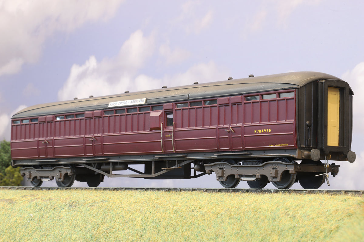 Easybuild Finescale O Gauge (Kit-Built) ex-LNER Gresley 'Teak' Full Brake No. E70493E, BR Maroon, Weathered
