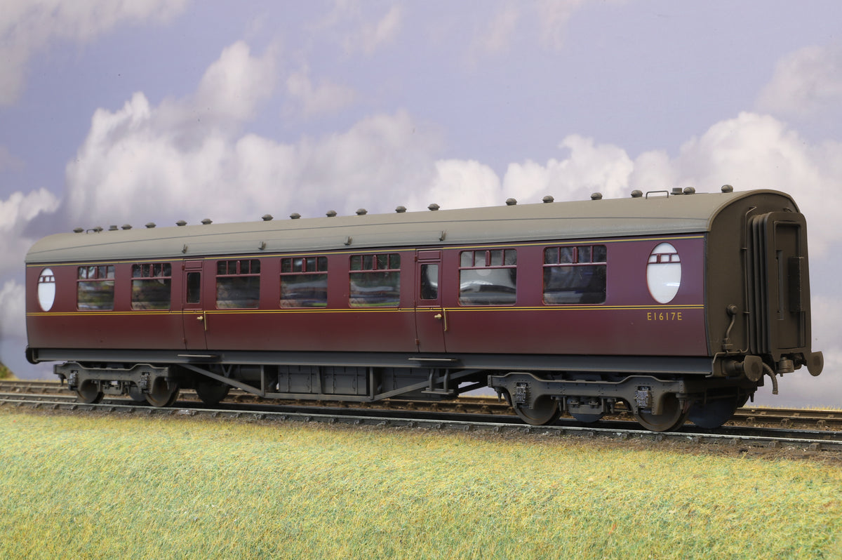 Golden Age Models Finescale O Gauge Peppercorn Class A2 No. 60528 'Tudor Minstrel' BR Green Late Crest DCC Sound & Smoke + Darstaed Rake of 5 Thompsons Pro-Weathered