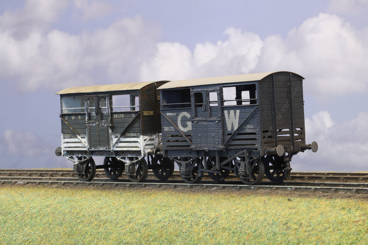 Finescale O Gauge (Kit-Built) Pair of GWR Small Cattle Wagons Weathered (Brass Construction)