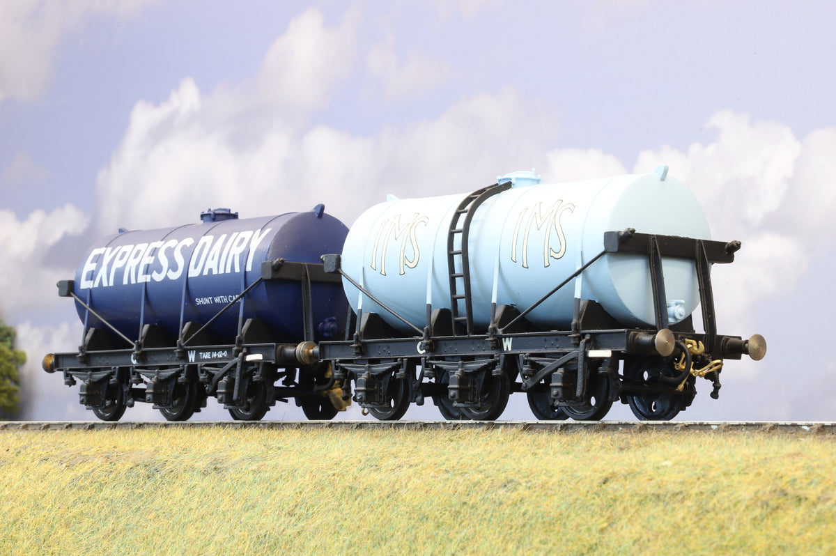 Finescale O Gauge (Kit-Built) Rake Of 2 GW 6 Wheel Tanker Wagons Express Dairy &amp; IMS